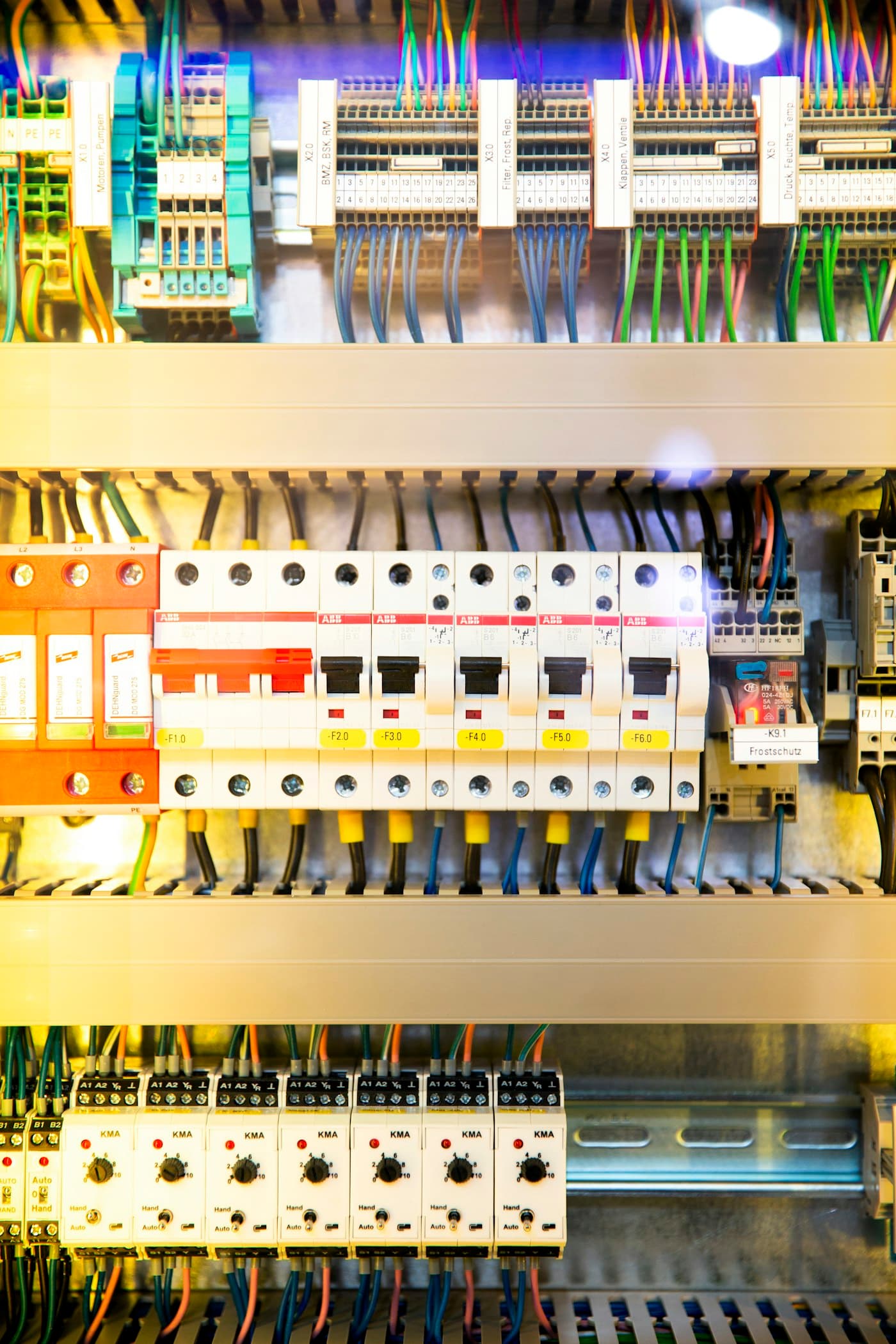 Neatly labelled circuit breakers after an installation